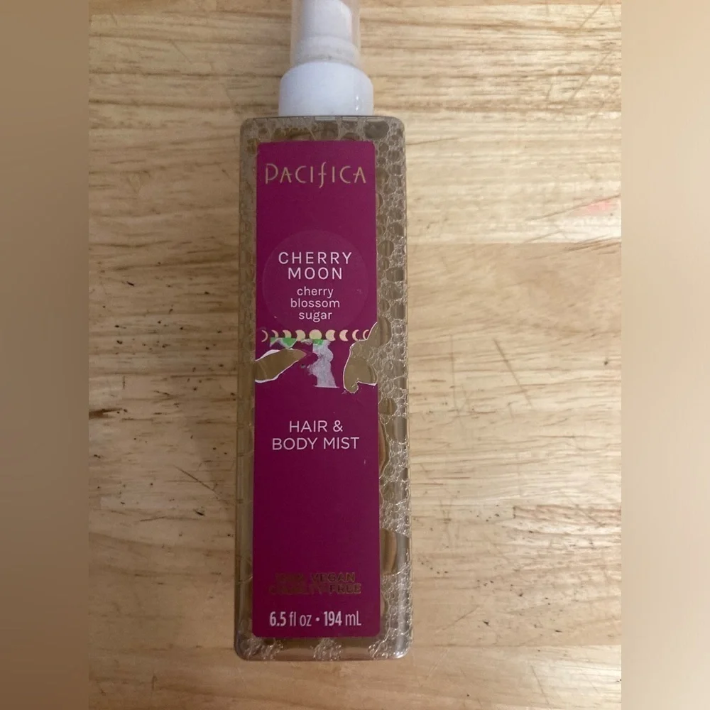 Pacifica hair & body mist in cherry moon scent. Brand new & never used. 5 availe